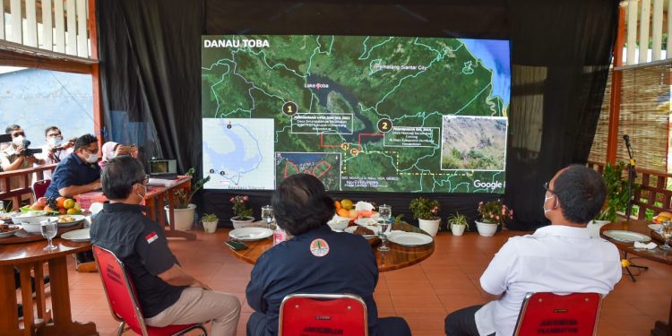 Menteri LHK Kunjungi Kawasan Pariwisata Danau Toba dalam Rencana RHL