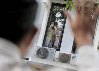 Kunjungan Gubernur Jabar ke Karawang terkait Kluster Covid-19 di Pabrik