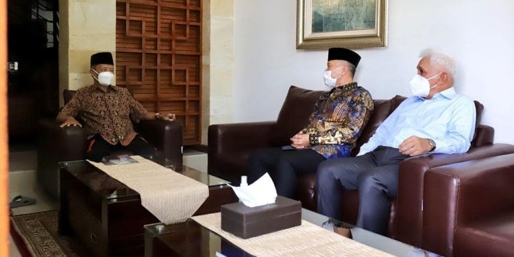 Ketum PAN Silaturahmi ke Kediaman Buya Syafii Maarif