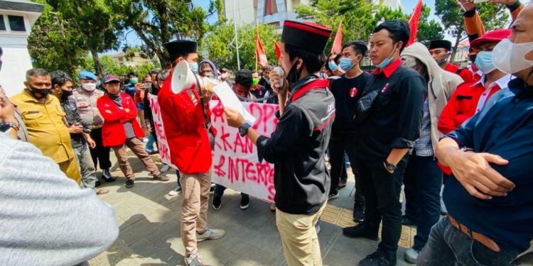 Aksi GMNI Sukabumi Raya terkait Proyek Pasar Pelita