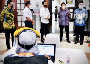 Gubernur Jawa Barat Ridwal Kamil Dampingi Presiden Jokowi Percepatan Vaksinasi