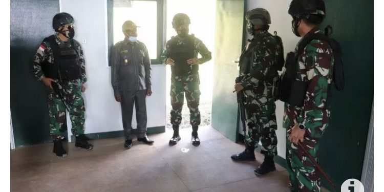 Pangdam Cenderawasih Serahkan Enam Rumah Dinkes Intan Jaya