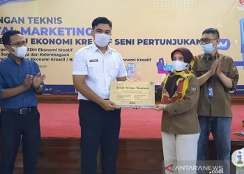 Kemenparekraf Dorong Seniman di Pariaman Terus Kembangkan Tari Daerah
