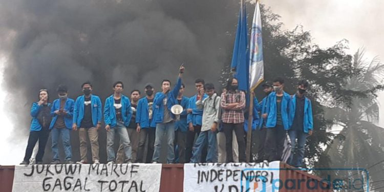 Aliansi Mahasiswa Unismuh Satu Lakukan Unjuk Rasa ‘Jokowi-Ma’ruf Gagal Total’
