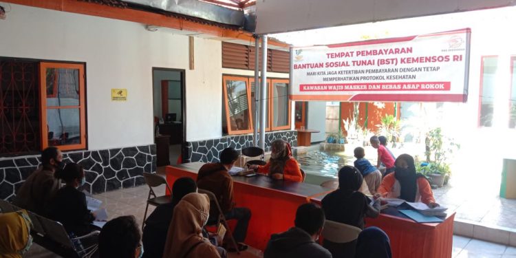 Kemensos Gelontorkan BST untuk Cianjur, Warga Bersyukur