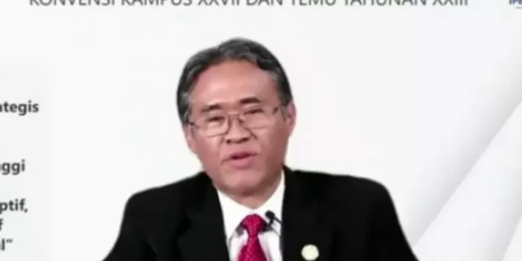 Rektor UGM Dikukuhkan sebagai Ketua Forum Rektor Indonesia 2021-2022