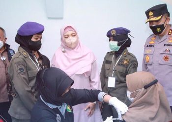 Kapolda NTB Meninjau Pelaksanaan ‘Vaksinasi Presisi Merdeka Goes To Campus’