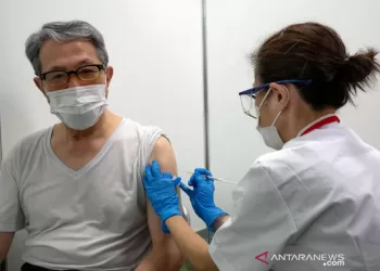 Dua Warga Jepang Meninggal usai Terima Dosis Moderna yang Ditangguhkan