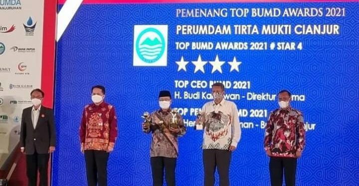 BUMD Cianjur Raih Penghargaan TOP BUMD Awards Level Bintang Empat