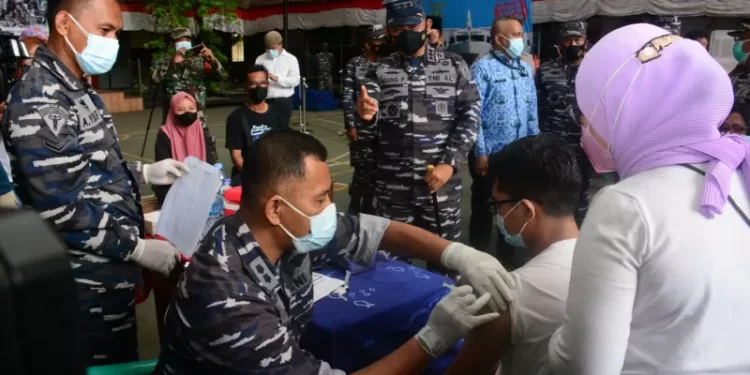 TNI AL Gencarkan Vaksinasi Covid-19 di Jakarta Utara