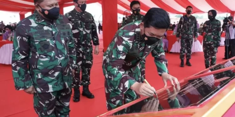 Panglima TNI Resmikan 3 Markas Kogabwilhan dan Monumen Tri Matra