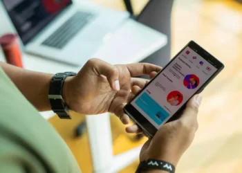 Telkomsel REDI Sediakan Akses ke Layanan Bank dalam Satu Aplikasi