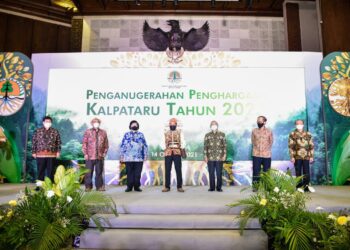 Menteri LHK ke Penerima Penghargaan Kalpataru 2021