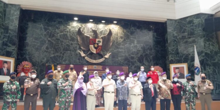 Gubernur Anies Dilantik Jadi Anggota Kehormatan Menwa Nasional di Balai Kota