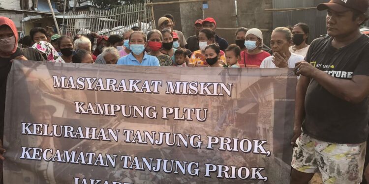 LSM Peduli Jaringan Tenaga Rakyat Berbagi ke Kampung PLTU Priok