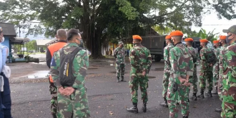 TNI AU Kerahkan Puluhan Prajurit Membantu Korban Letusan Gunung Semeru