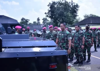 Panglima TNI Kunjungi Korps Marinir