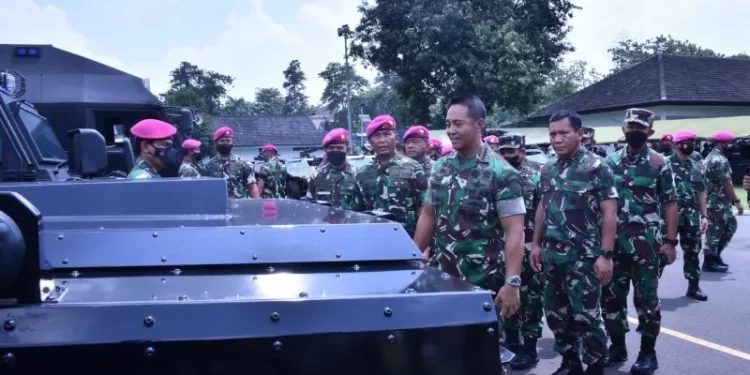 Panglima TNI Kunjungi Korps Marinir