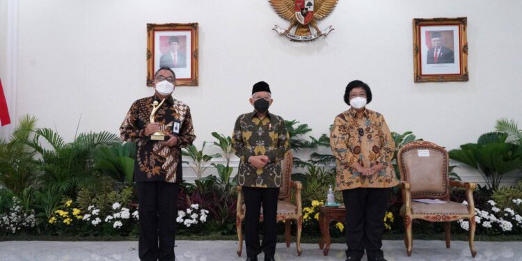 Didampingi Menteri LHK, Wapres Beri Penghargaan ke Perusahaan yang Peduli Lingkungan