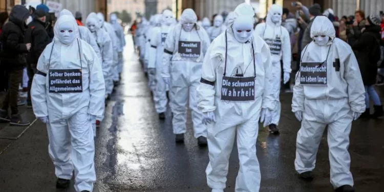 Massa Austria Tolak Pembatasan Covid-19