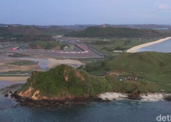 Wisata Pantai KEK Mandalika Mulai Ramai Pengunjung saat Libur Natal