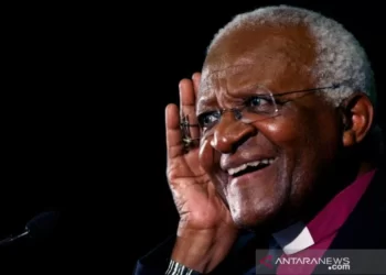 Peraih Nobel Perdamaian Desmond Tutu Wafat pada Usia 90 Tahun