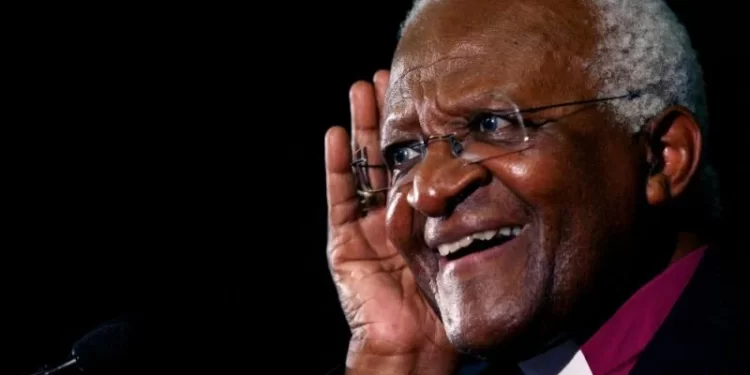Peraih Nobel Perdamaian Desmond Tutu Wafat pada Usia 90 Tahun