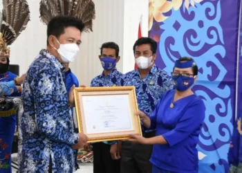 Pelestari Kesenian Dongkai Raih Penghargaan Kemendikbudristek