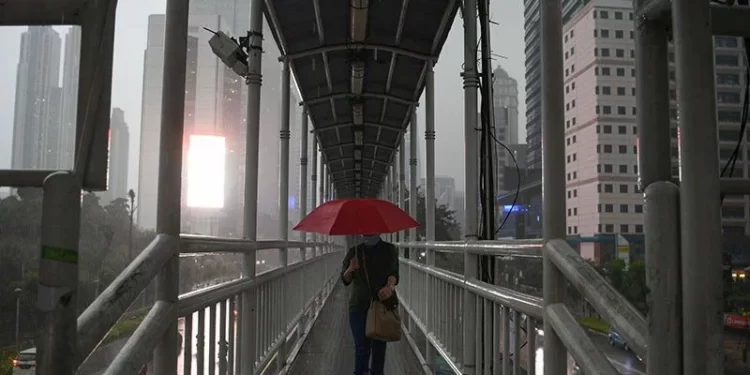 BMKG: Waspadai Hujan Lebat dan Angin Kencang di Sebagian Indonesia