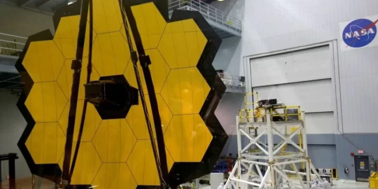 Teleskop Webb Dekati Ruang Parkir di Orbit Matahari