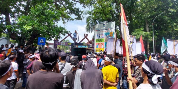 Ada Yayasan Dianggap tak Aswaja, GEMPA Aksi di Depan Kantor Gubernur NTB