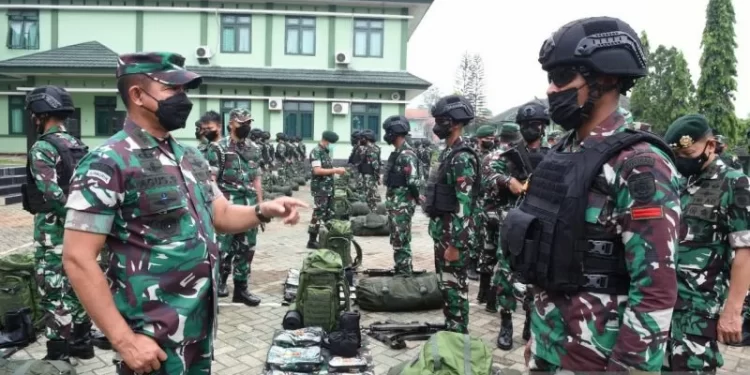 Wakasad Cek Kesiapan Operasi Tim Intai Tempur Kostrad