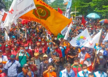 Unjuk Rasa Konfederasi Serikat Pekerja Indonesia (KSPI) di Kemnaker Hari Ini