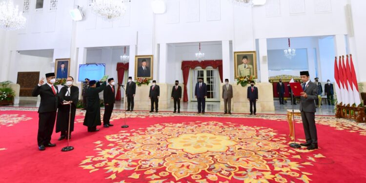 Presiden Lantik Gubernur Lemhannas dan Kepala Badan Pangan Nasional