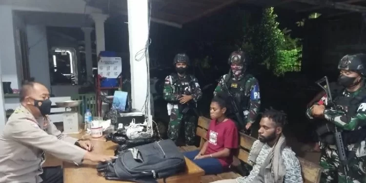 Satgas Yonif 711/RKS Gagalkan Penyelundupan 4,1 Kg Ganja dari PNG