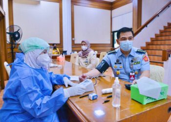 Kemhan Melaksanakan Vaksin Booster untuk Pegawai