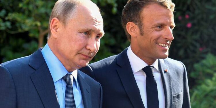 Macron Bertemu Putin, Bahas Ukraina