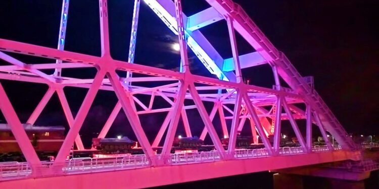 Rusia Tarik Pasukannya di Sekitar Perbatasan Ukraina