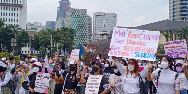 Perempuan Mahardika dan Elemen Lain Memperingati IWD 2022