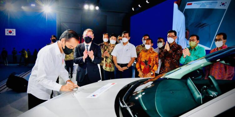 Mobil Listrik Hyundai IONIQ 5 Pertama Dirakit di Indonesia Diluncurkan Presiden