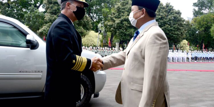 Menhan Menerima Kunjungan Komandan Armada Militer USINDOPACOM di Kemhan