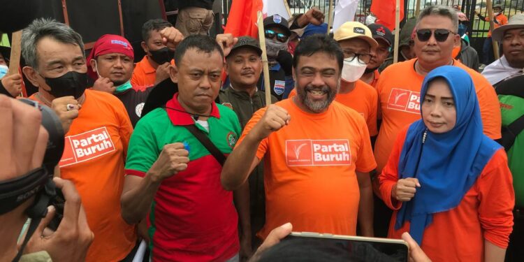 Aksi Partai Buruh di Depan Gedung DPR Hari Ini
