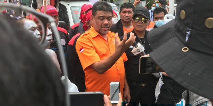 Aksi Buruh KSPI di Depan Gedung Kementerian Perdagangan RI