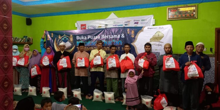 Road to 17 Ramadhan: Tabung Infaq Salurkan 100 Paket Pangan kepada Mualaf Cetho