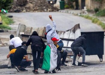 Pasukan Israel Melukai Puluhan Warga Palestina