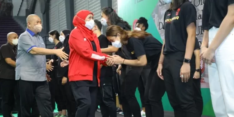 Gubernur Khofifah Lepas Tim Basket Putri ke SEA Games Vietnam