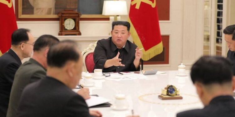 Presiden Korea Utara Kim Jong Un Sebut Pejabatnya Lalai karena Kasus Covid