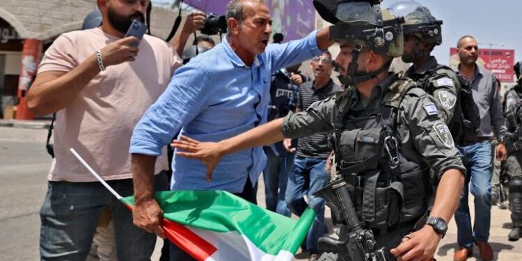 Remaja Palestina Ditembak Mati Pasukan Israel, Puluhan Orang Terluka