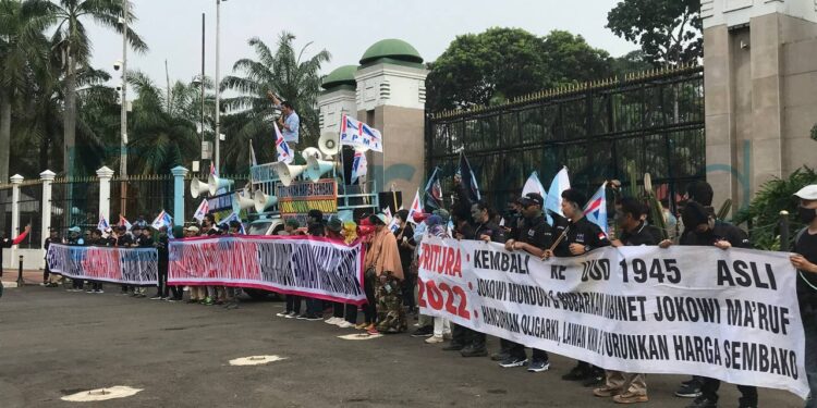 Aksi ARM dan PPMI Hari Ini di Depan DPR Memperingati May Day