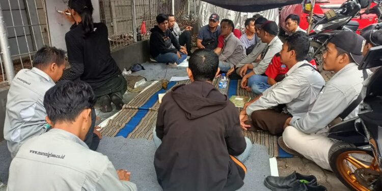 Membangkitkan Semangat Perjuangan Kelas di Dalam Serikat Buruh